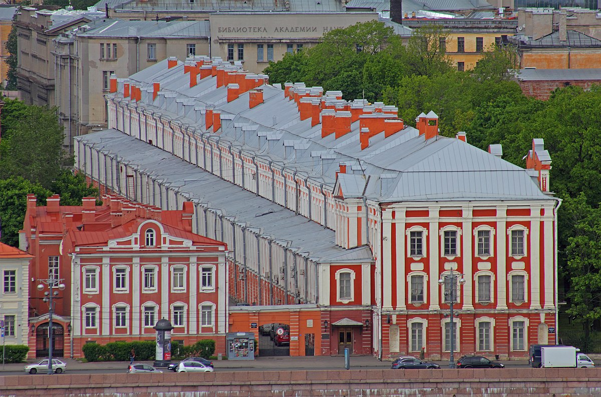 Spb_06-2012_University_Embankment_06