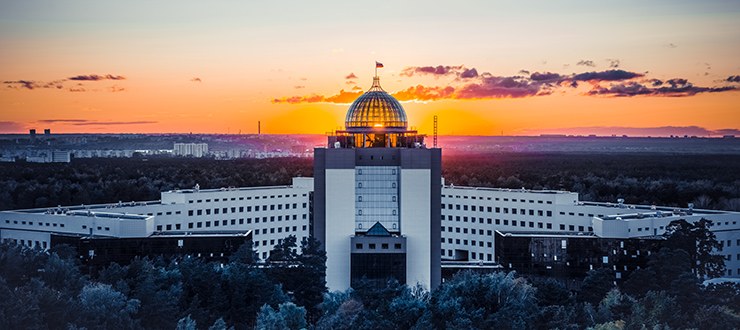 building-768-e788449bbdbb9022fd9bab003dbb66ac
